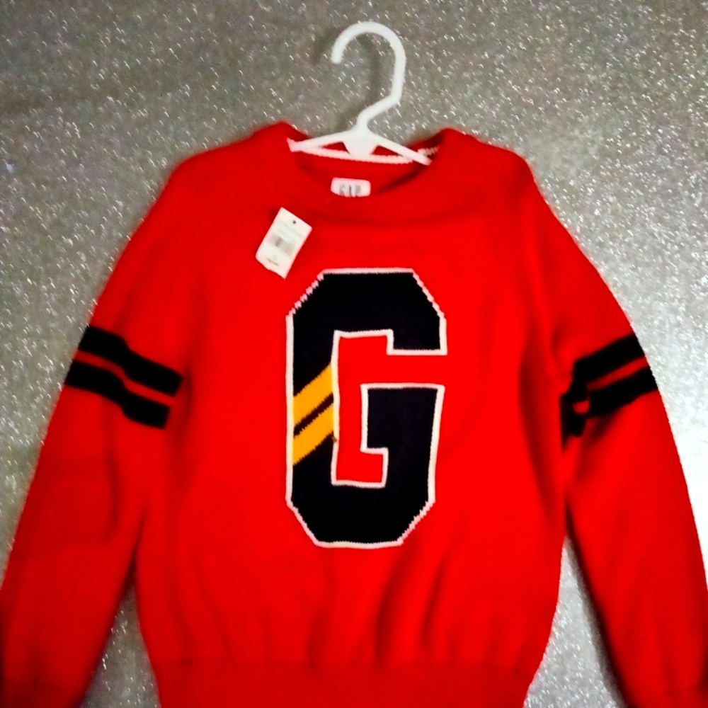 Gap sweater for boys size s red.